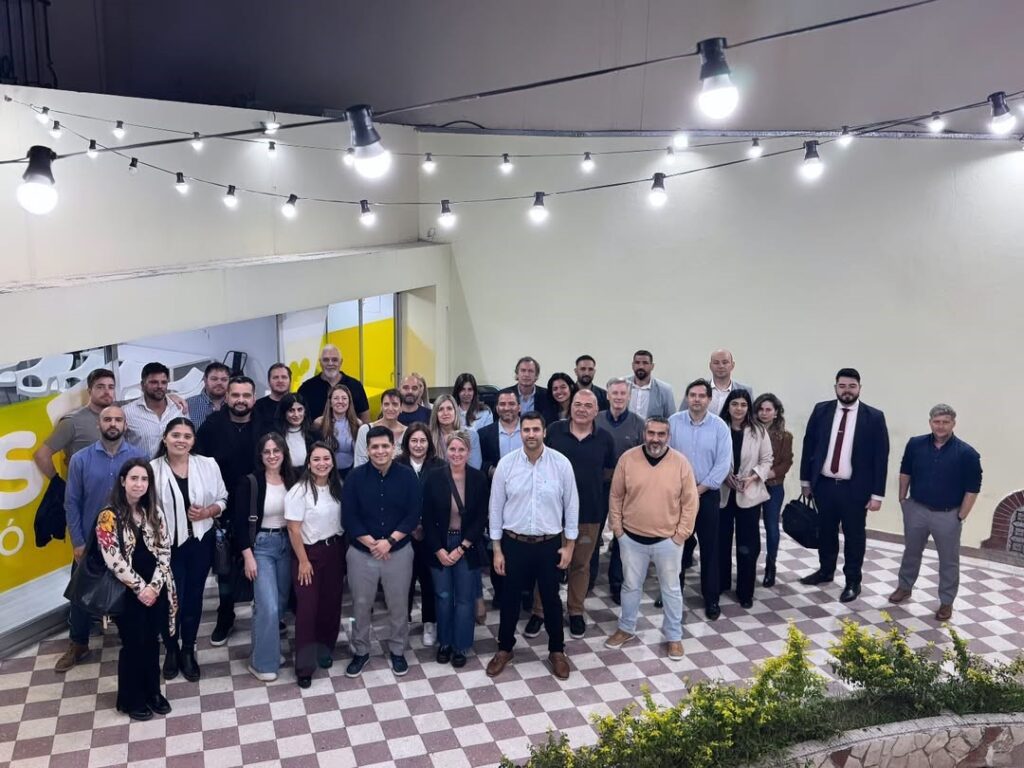 Nace-Identidad-Profesional-⚖️✨️Somos-una-nueva-agrupacion-de-abogados-con-vocacion-de-participa-1-1024x768 Se lanzó Identidad Profesional